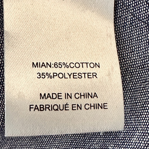NWT C/MEO COLLECTIVE Chambray, button down blouse. Size: Small - Picture 9 of 10